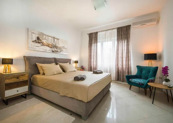 Alice Luxe 스플리트